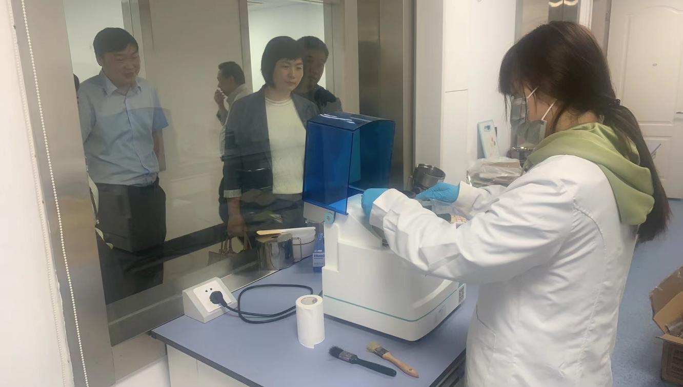 咸寧高新區(qū)領(lǐng)導(dǎo)深入調(diào)研，助推食品飲料產(chǎn)業(yè)檢驗(yàn)檢測(cè)服務(wù)升級(jí)